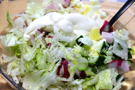 Салат из редиса и зеленых овощей «Весенний»