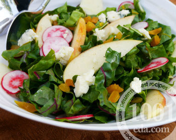 Радужный салат с мангольдом и редисом