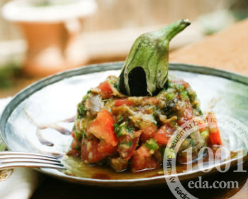 Рецепт салата из запеченных баклажанов