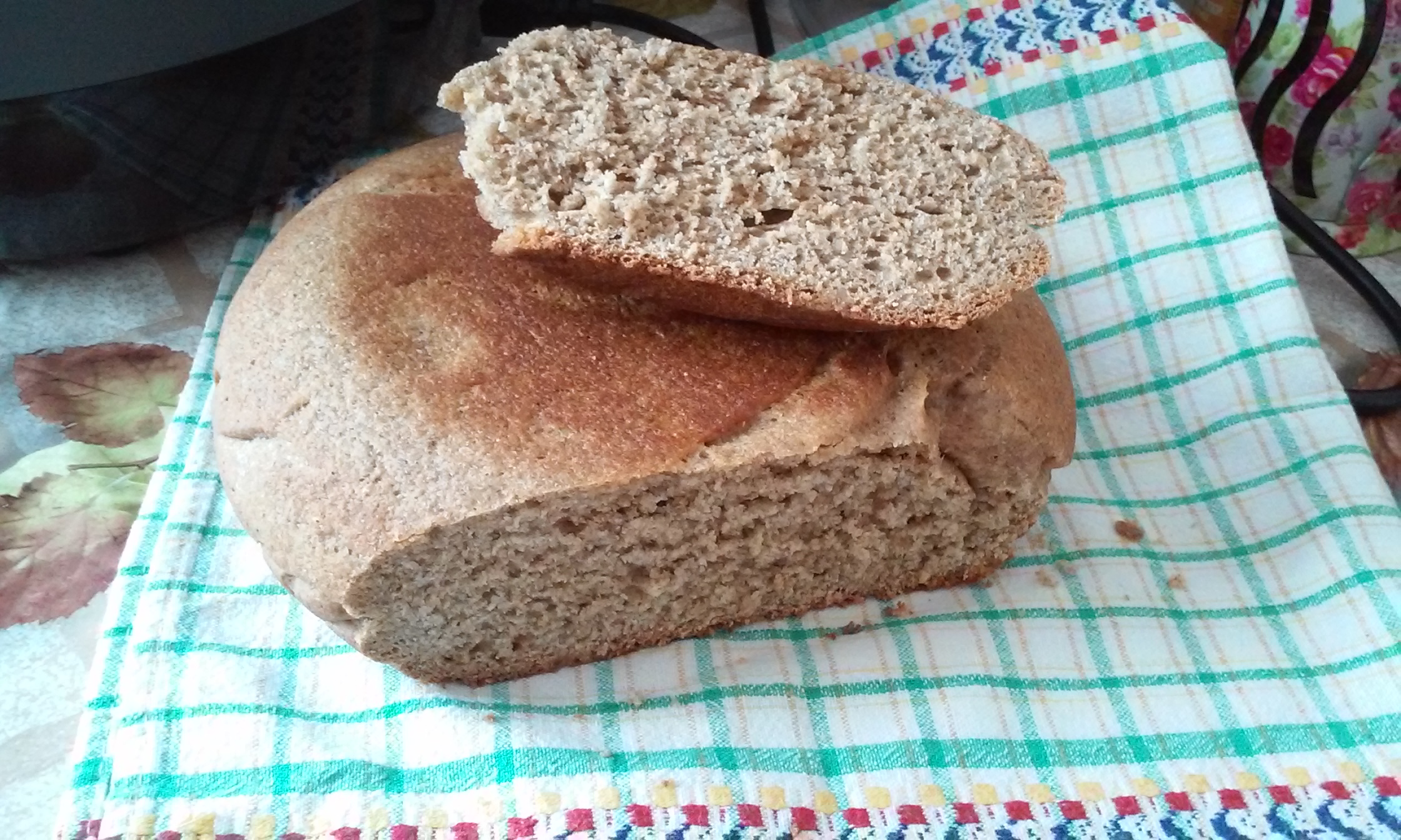 Цельнозерновой хлеб на кефире в духовке