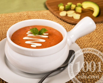 Веганский суп с томатами и фасолью