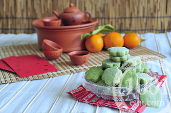 Новогоднее печенье из зеленого японского чая