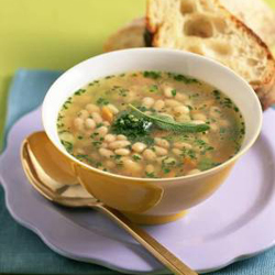 Постный суп с фасолью и орехами