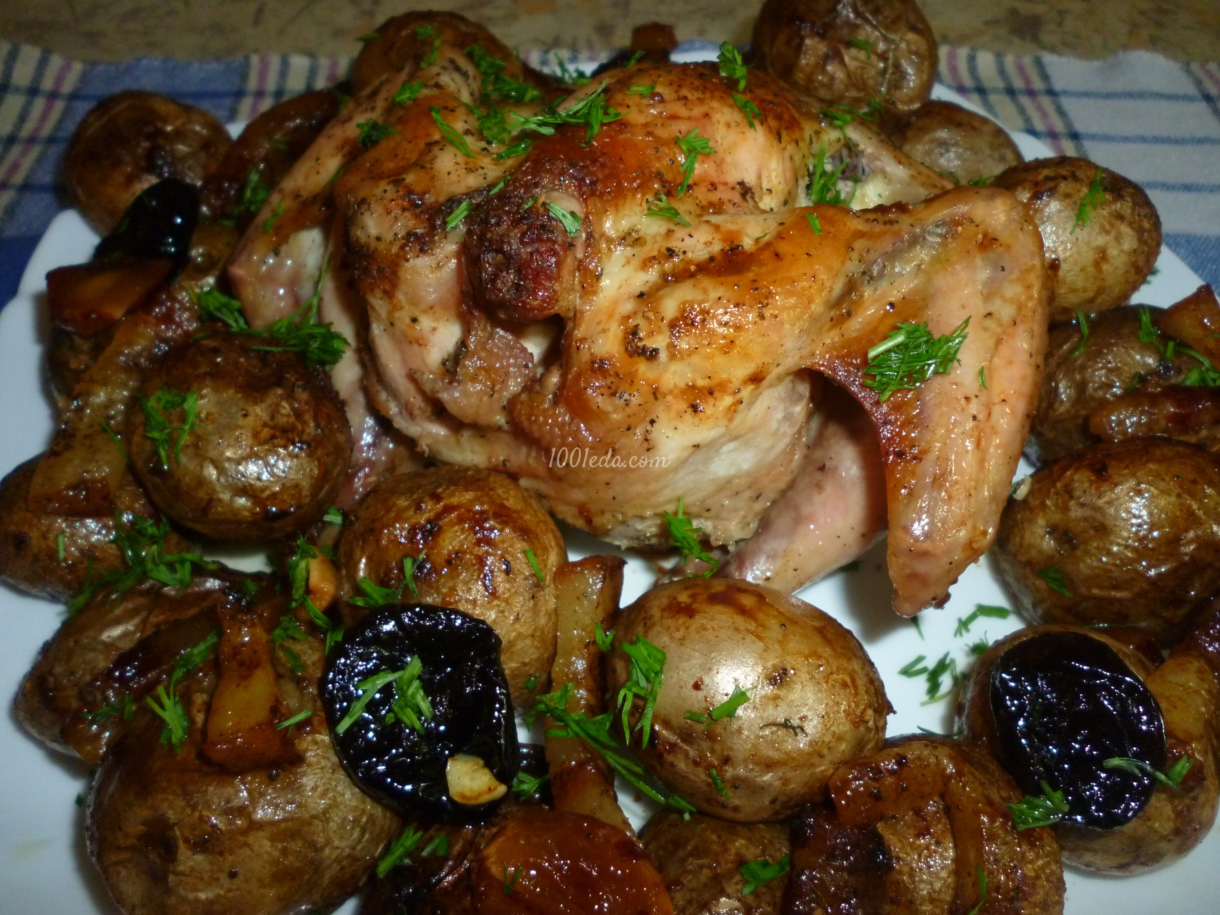 Цыпленок с картошкой и черносливом в духовке: рецепт с пошаговым фото