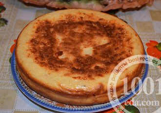 Вкусный пирог с сосисками и сыром в мультиварке