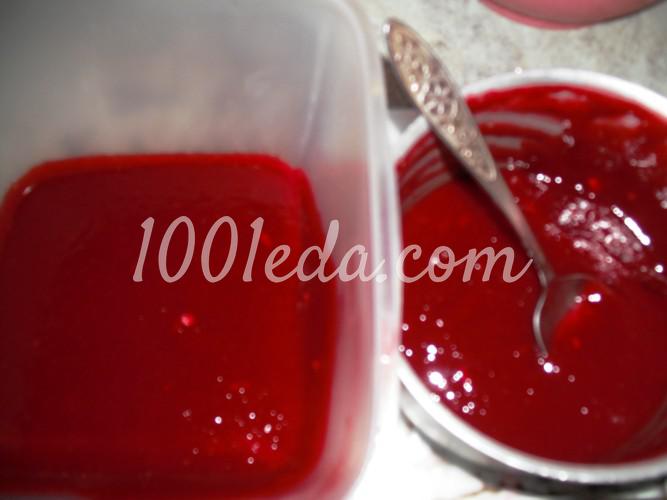 Бисквитный рулет с ягодным масляным кремом: рецепт с пошаговым фото - Шаг №16