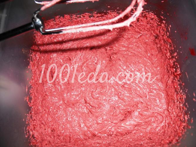 Бисквитный рулет с ягодным масляным кремом: рецепт с пошаговым фото - Шаг №19