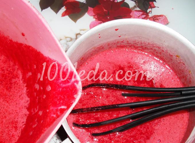 Бисквитный рулет с ягодным масляным кремом: рецепт с пошаговым фото - Шаг №8