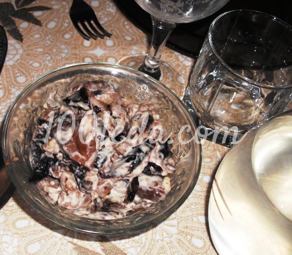 Новогодний салат из языка с черносливом, орехами и грибами: рецепт с пошаговым фото