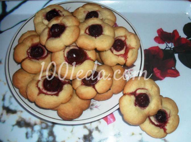 Вкусное печенье Курабье с вишней по-домашнему