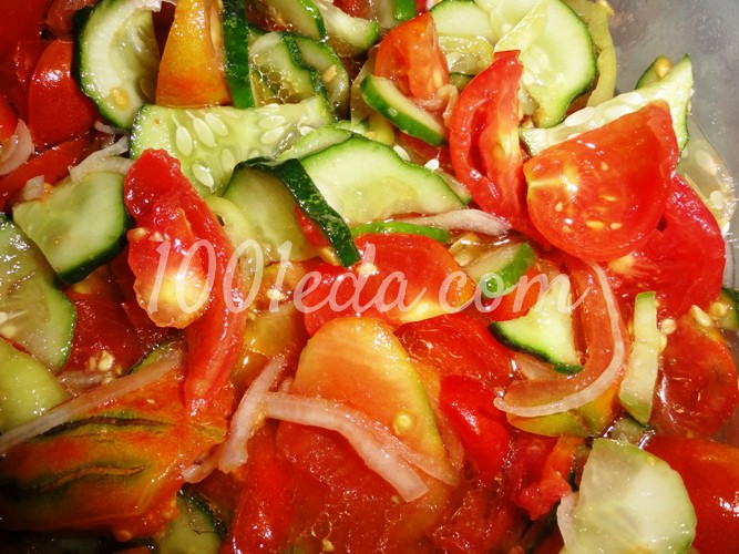 Экономный шашлык из индюка, маринованный в простокваше, с салатом из свежих овощей - Шаг №2