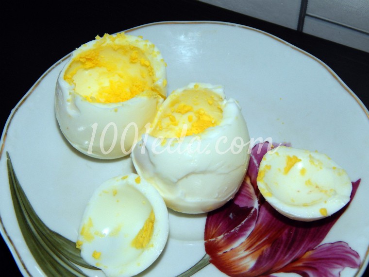 Фаршированные яйца Веселые чудики: рецепт с пошаговым фото - Шаг №2