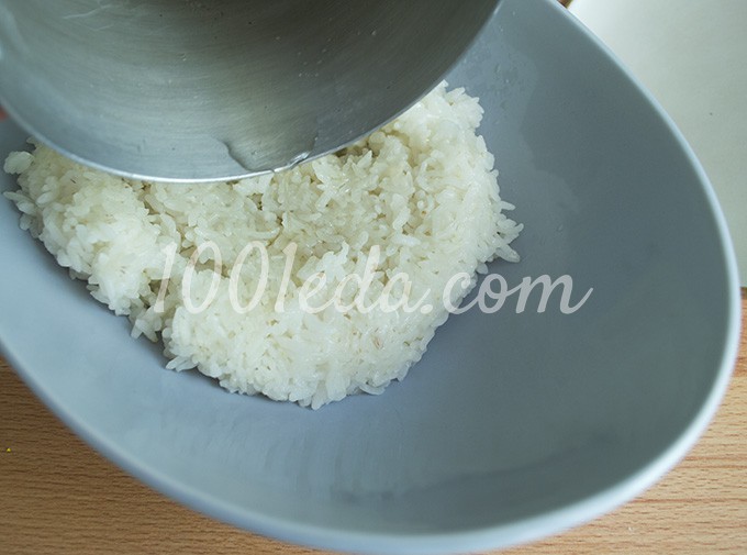 Готовим дома роллы с семгой, огурцом и сливочным сыром: рецепт с пошаговым фото - Шаг №14