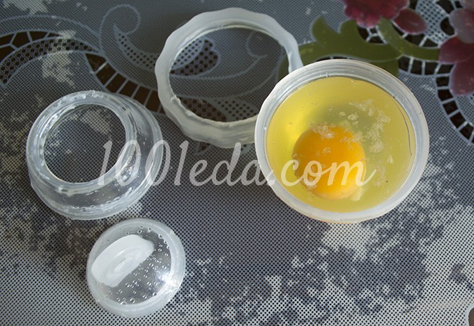 Готовим яйцо пашот в формочке: рецепт с пошаговым фото - Шаг №1