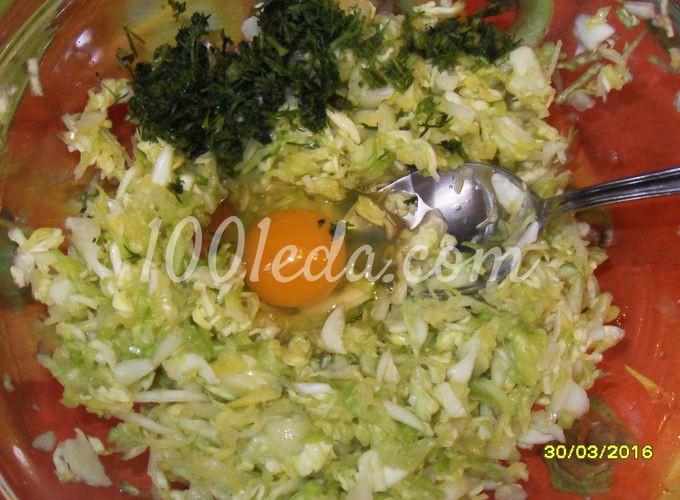 Капустные оладьи с манкой: рецепт с пошаговый фото - Шаг №2