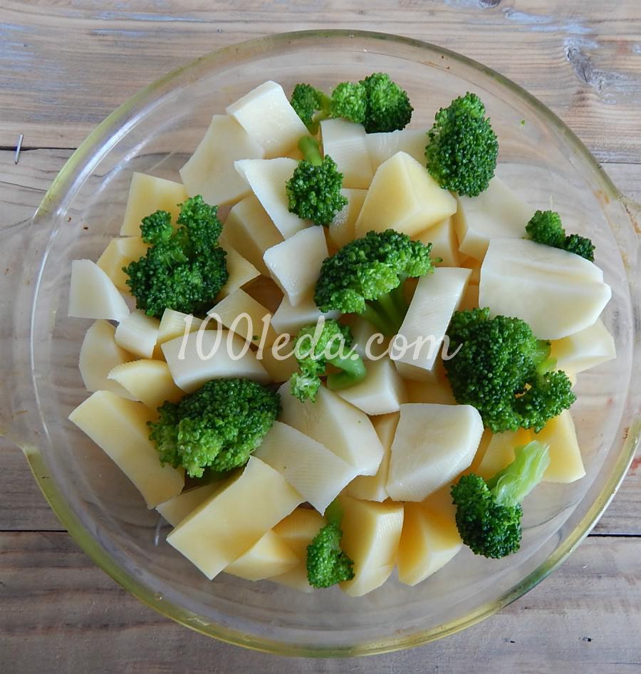 Картофель с капустой брокколи, запеченные в сметанной заливке: пошаговый с фото - Шаг №3 Картофель с капустой брокколи, запеченные в сметанной заливке: пошаговый с фото - Шаг №3