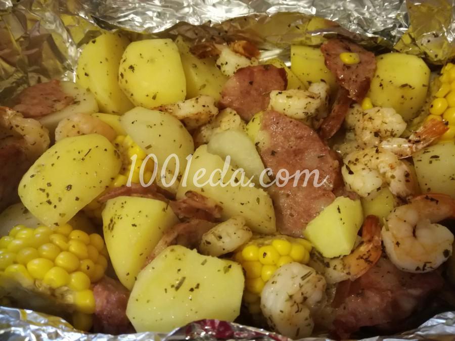 Картофель с креветками и кукурузой