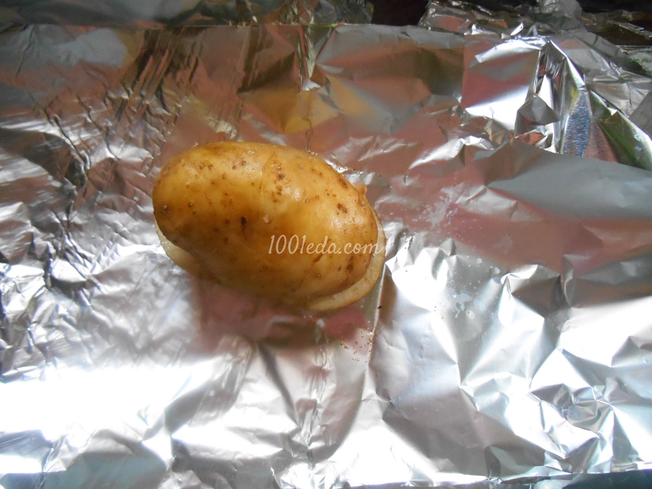 Картофель запечённый в фольге на углях: рецепт с пошаговым фото - Шаг №7