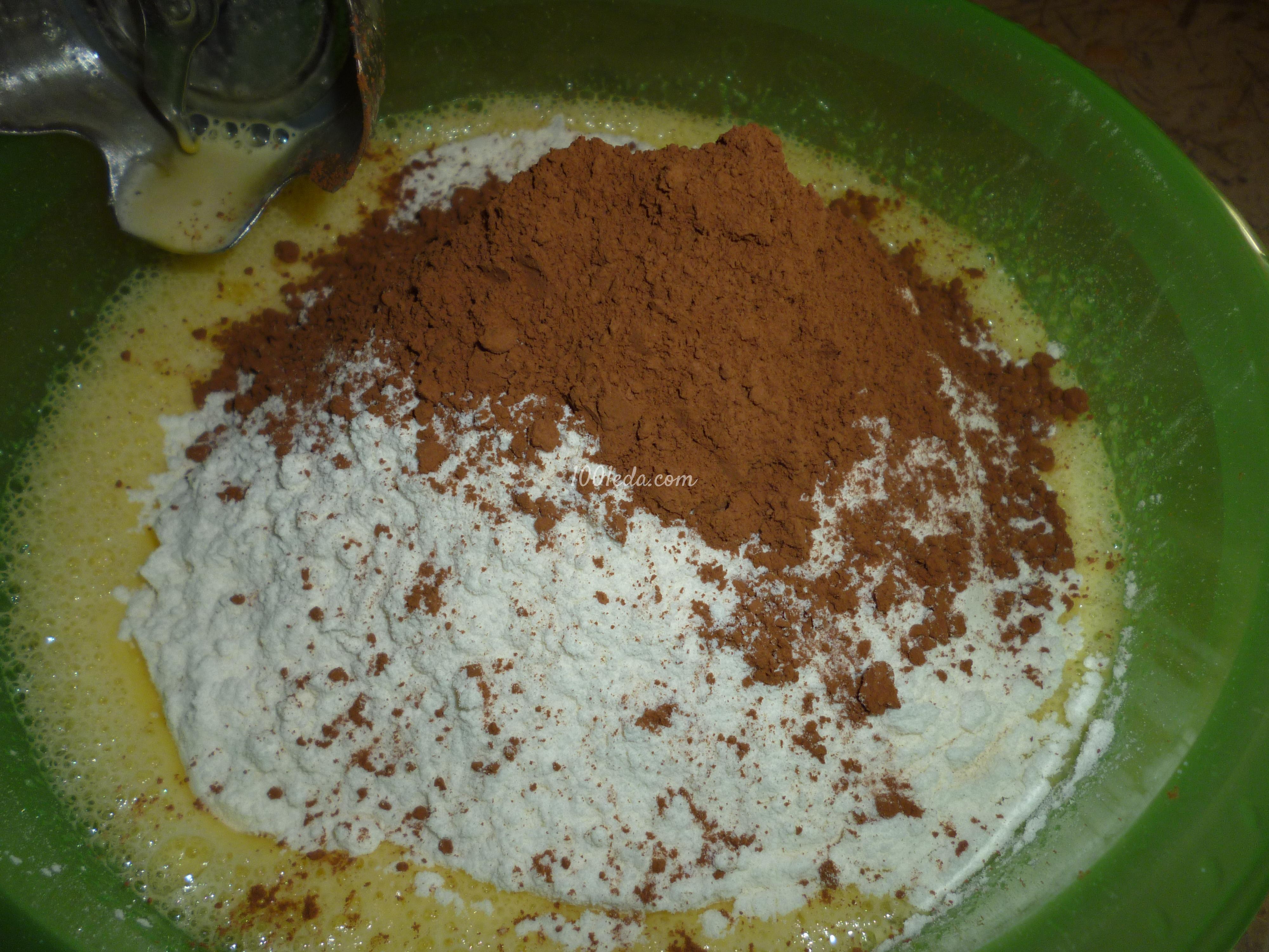Шоколадный пирог с яблоками и персиком в мультиварке: рецепт с пошаговым фото - Шаг №2