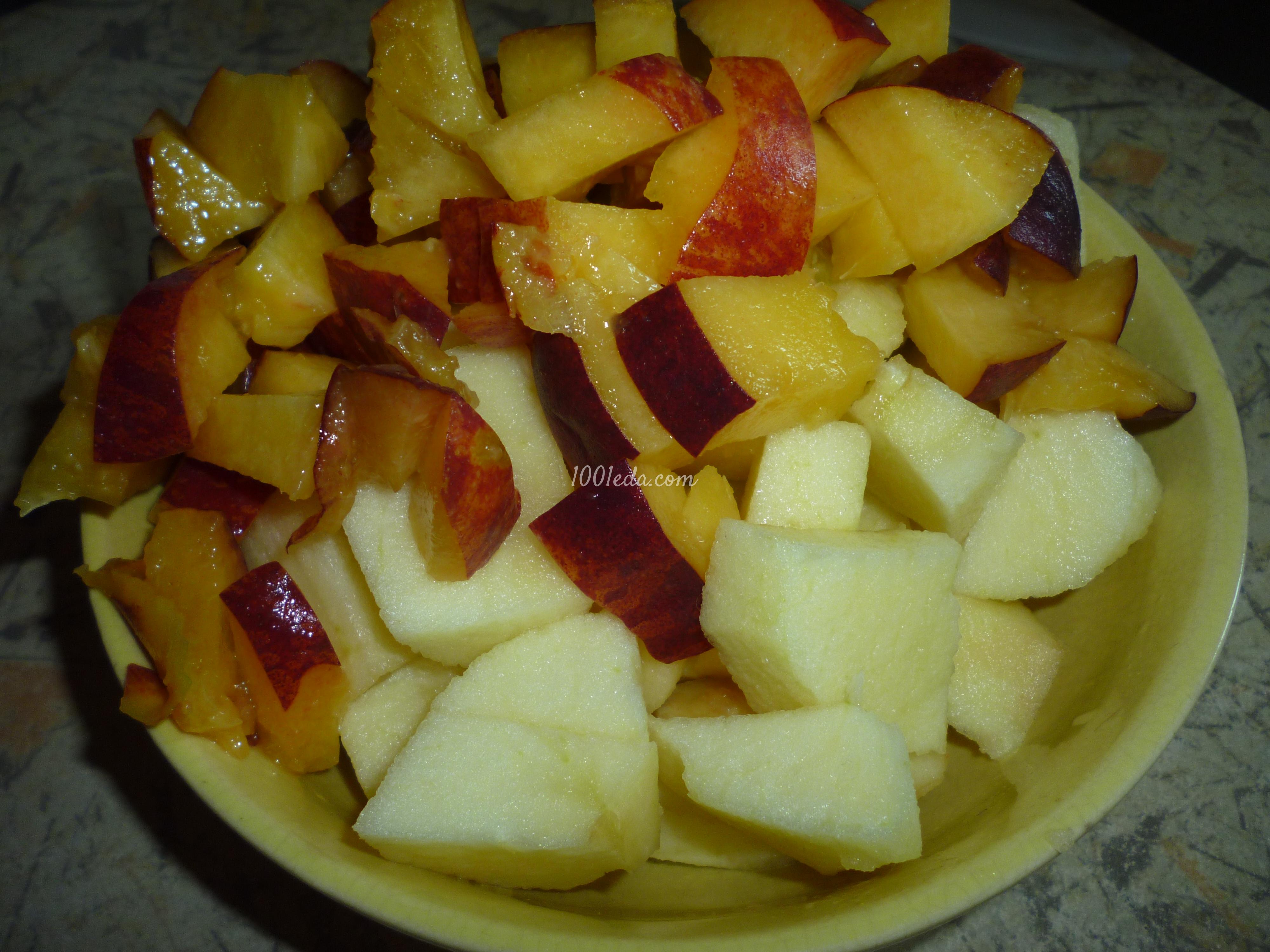 Шоколадный пирог с яблоками и персиком в мультиварке: рецепт с пошаговым фото - Шаг №3