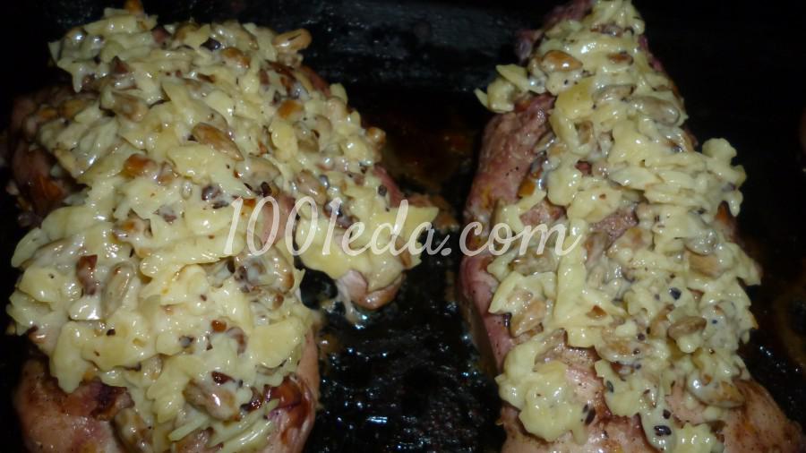 Курица, маринованная в вишне, под сыром с семечками: рецепт с пошаговым фото - Шаг №11
