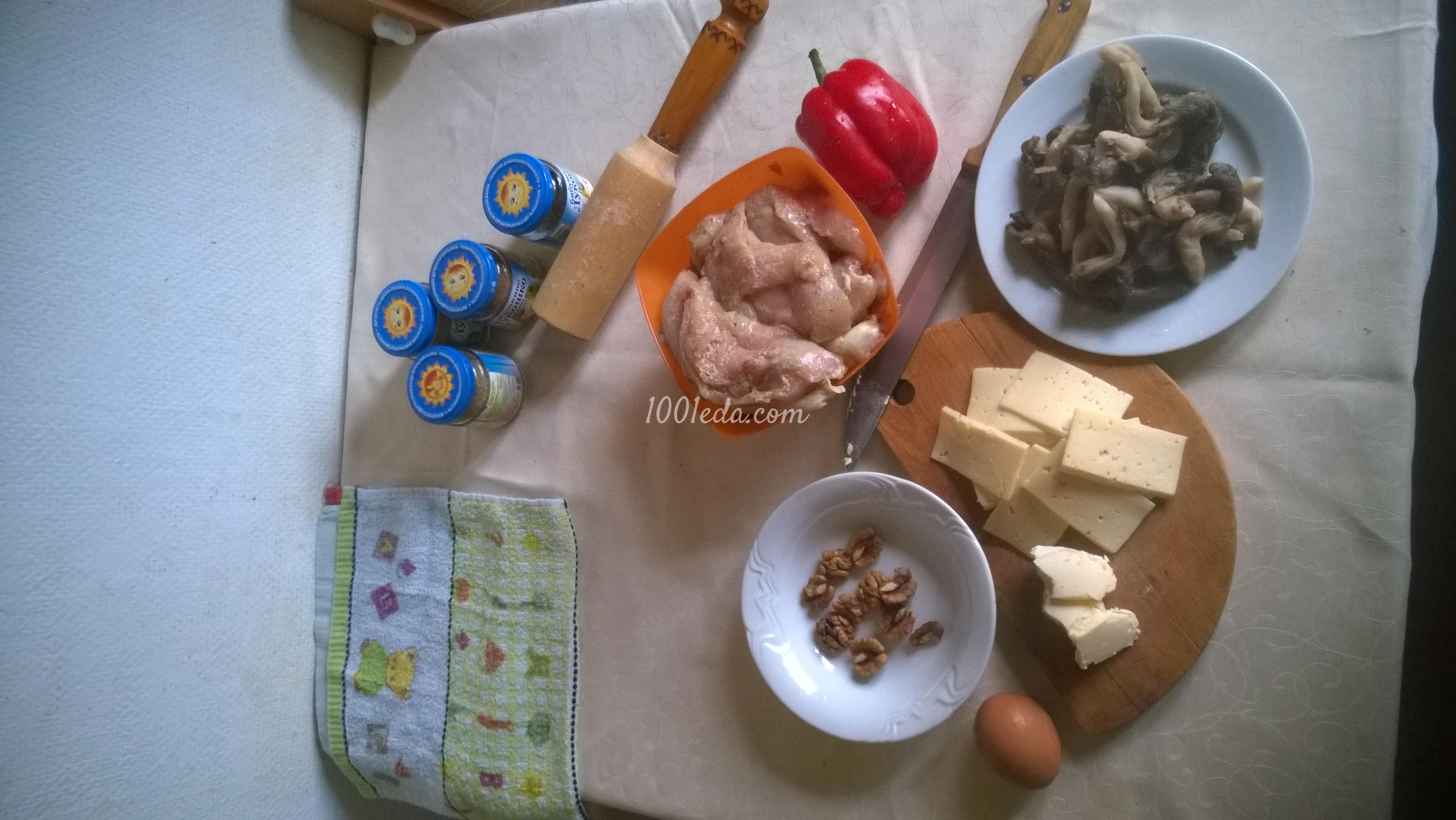 Куриная грудка с грибами и сыром, запеченная в фольге