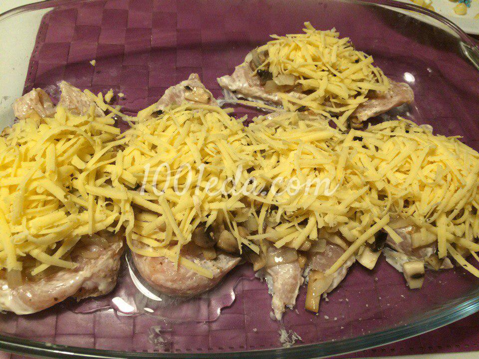 Куриное филе под сырно-грибной шубкой: рецепт с пошаговым фото - Шаг №4