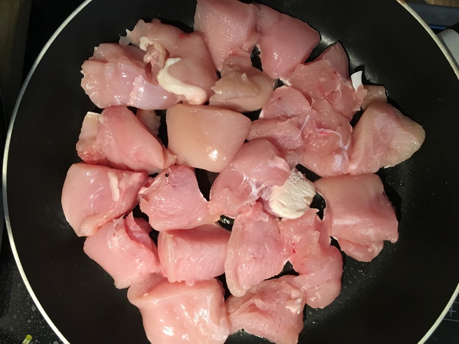 Куриное мясо с грушей: рецепт с пошаговым фото - Шаг №1