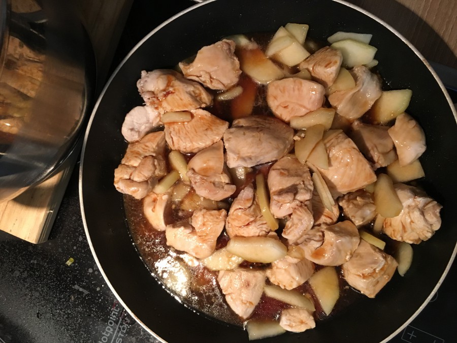 Куриное мясо с грушей: рецепт с пошаговым фото - Шаг №3