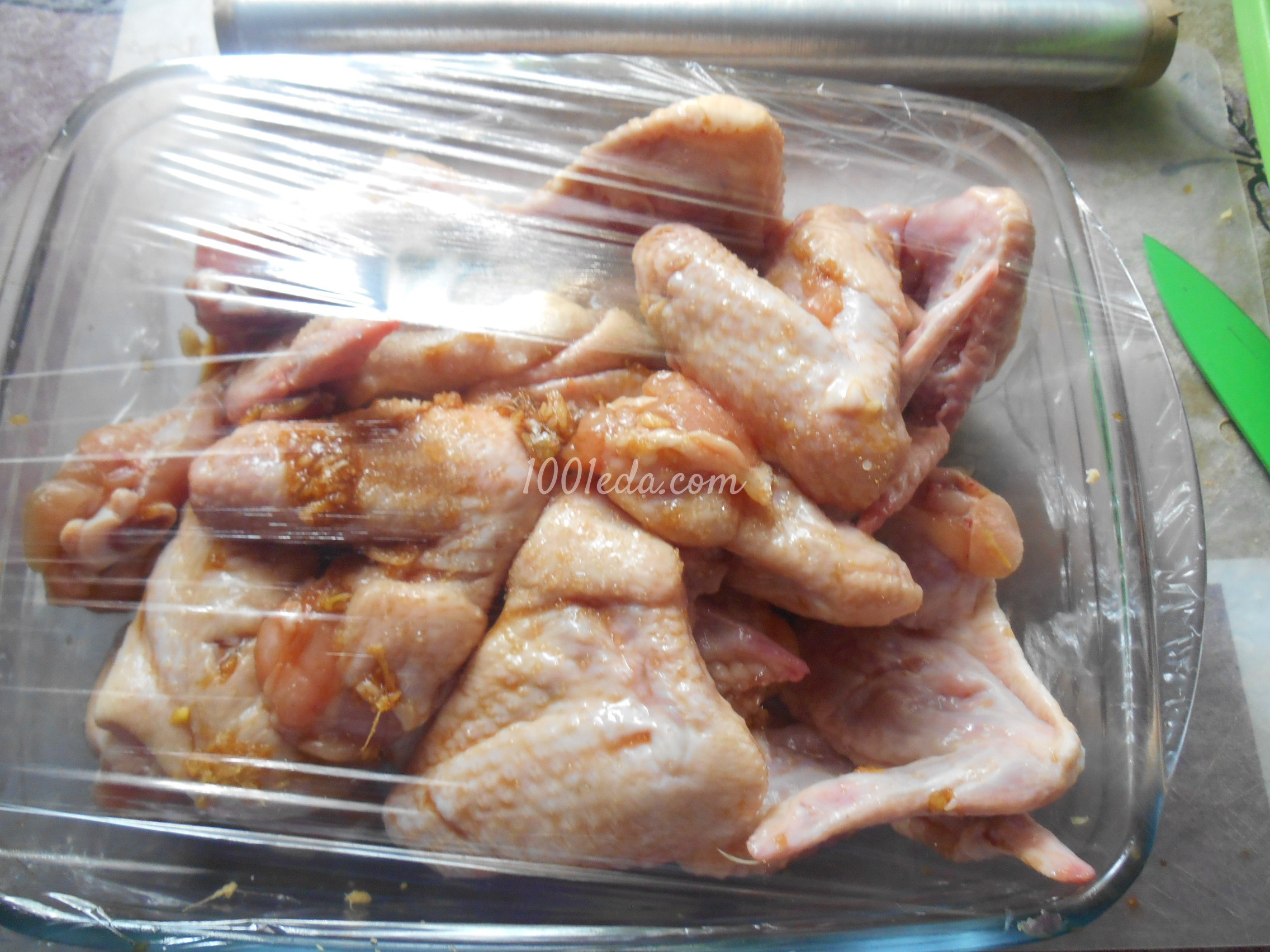 Куриные крылышки в соево-имбирном соусе, запечённые на углях: рецепт с пошаговым фото - Шаг №5