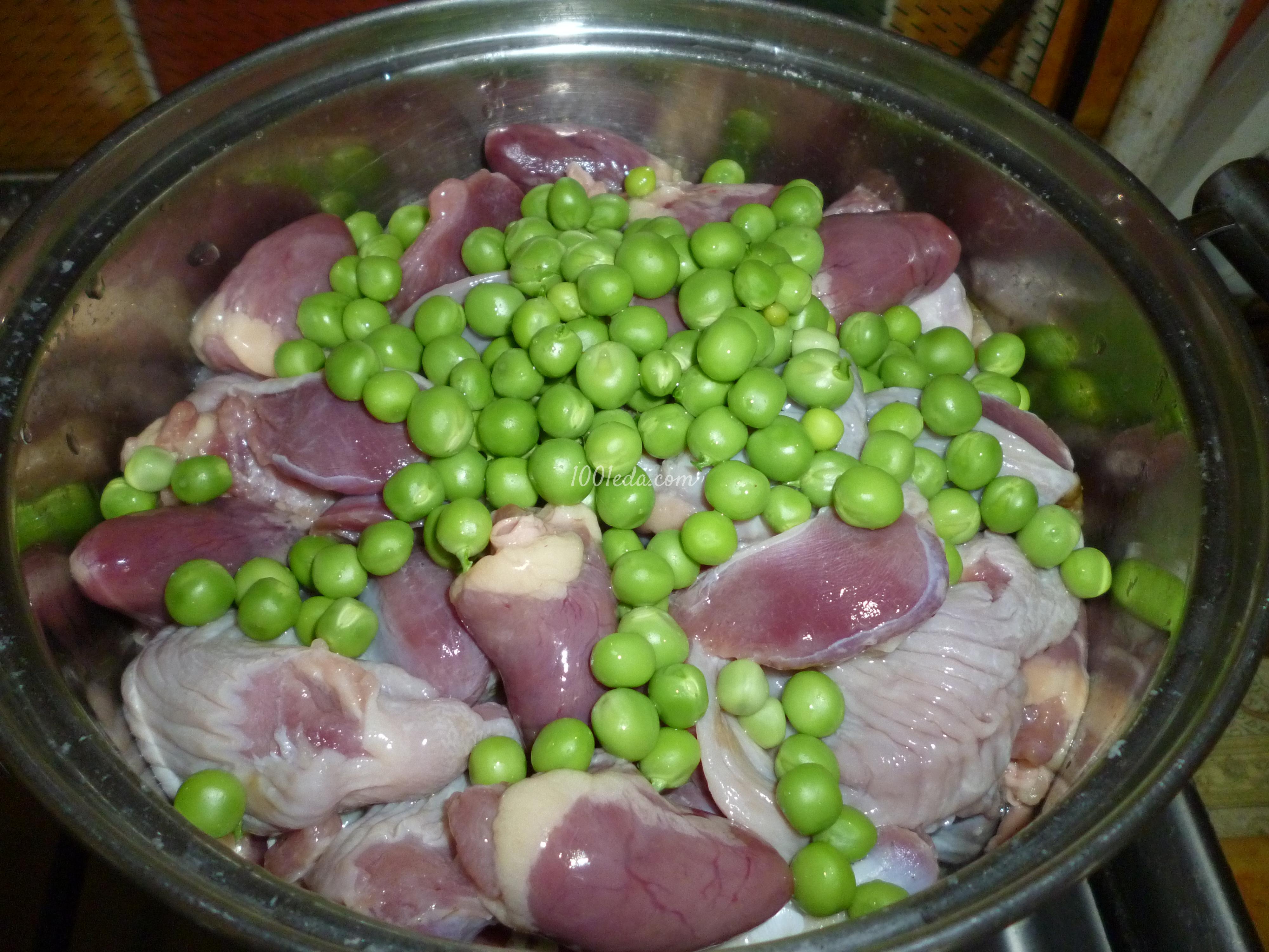Куриные потроха с молодым зеленым горошком: рецепт с пошаговым фото - Шаг №2