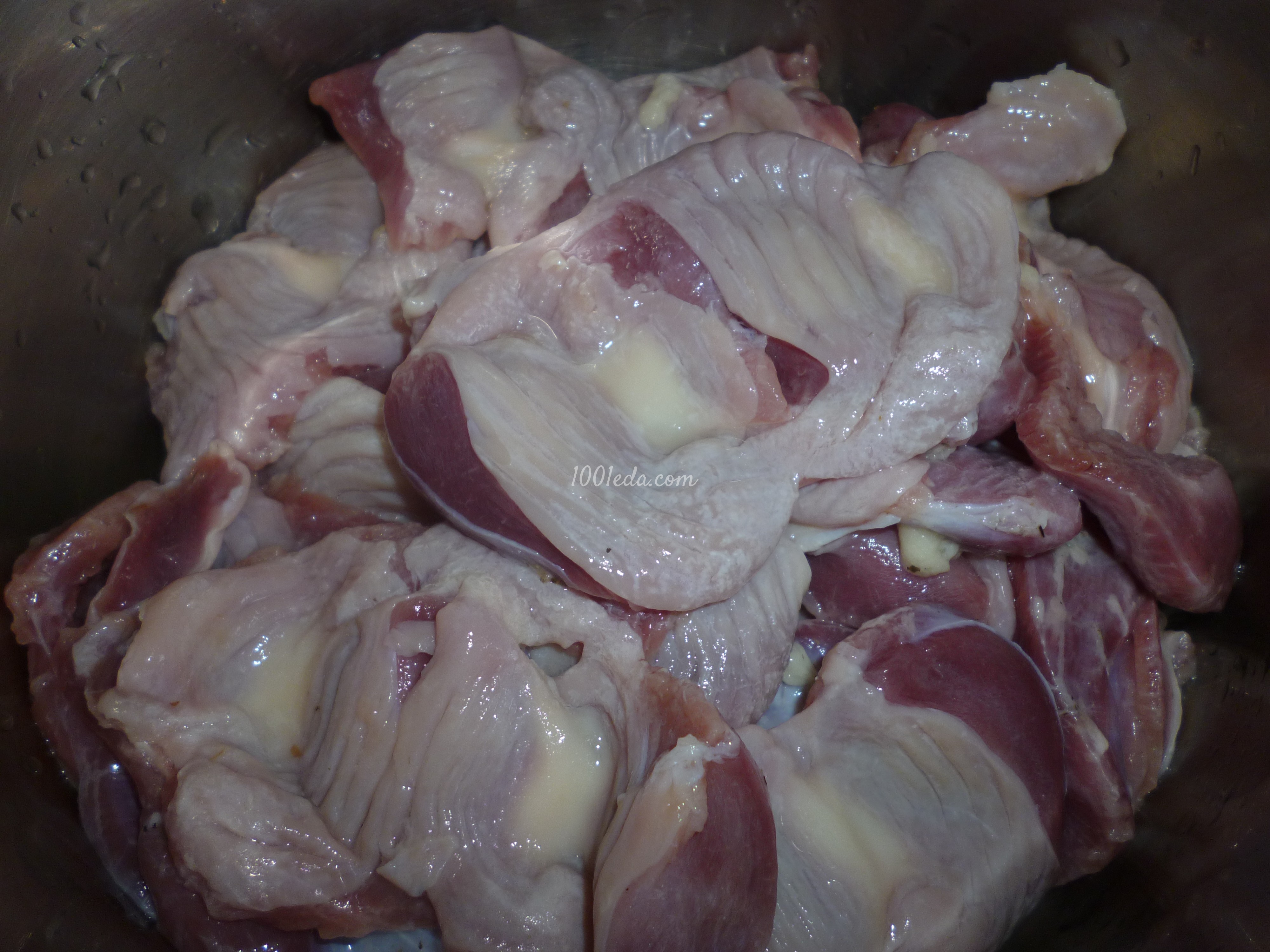 Куриные желудки с сердечками в собственном соке: рецепт с пошаговым фото - Шаг №2