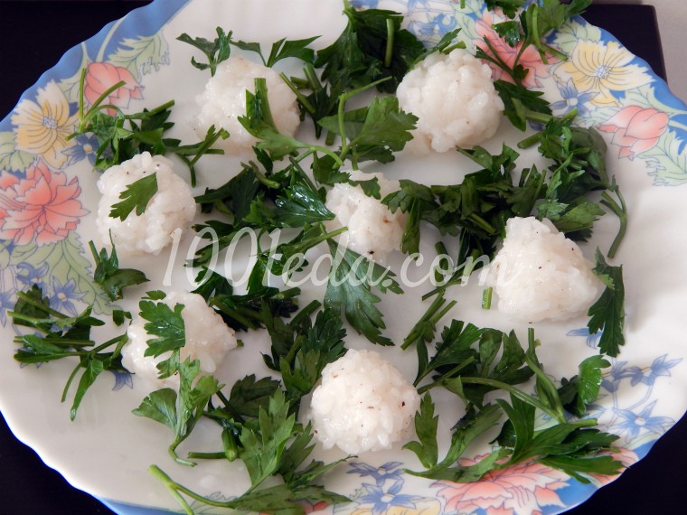 Летняя овощная тарелка с рисовыми шариками: рецепт с пошаговым фото - Шаг №2
