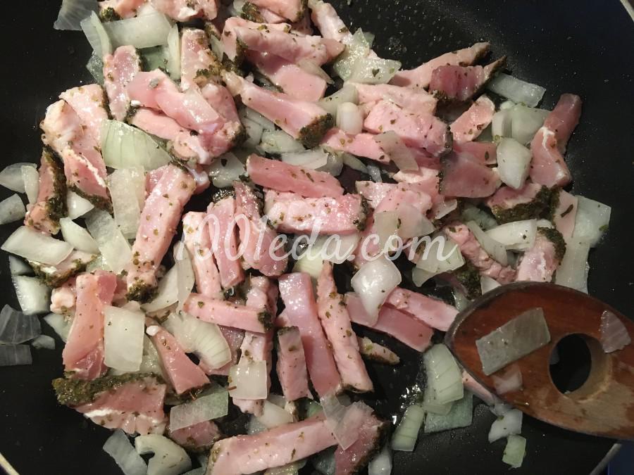 Теплый салат Льежский со спаржевой фасолью и сырокопченым мясом: рецепт с пошаговым фото - Шаг №3