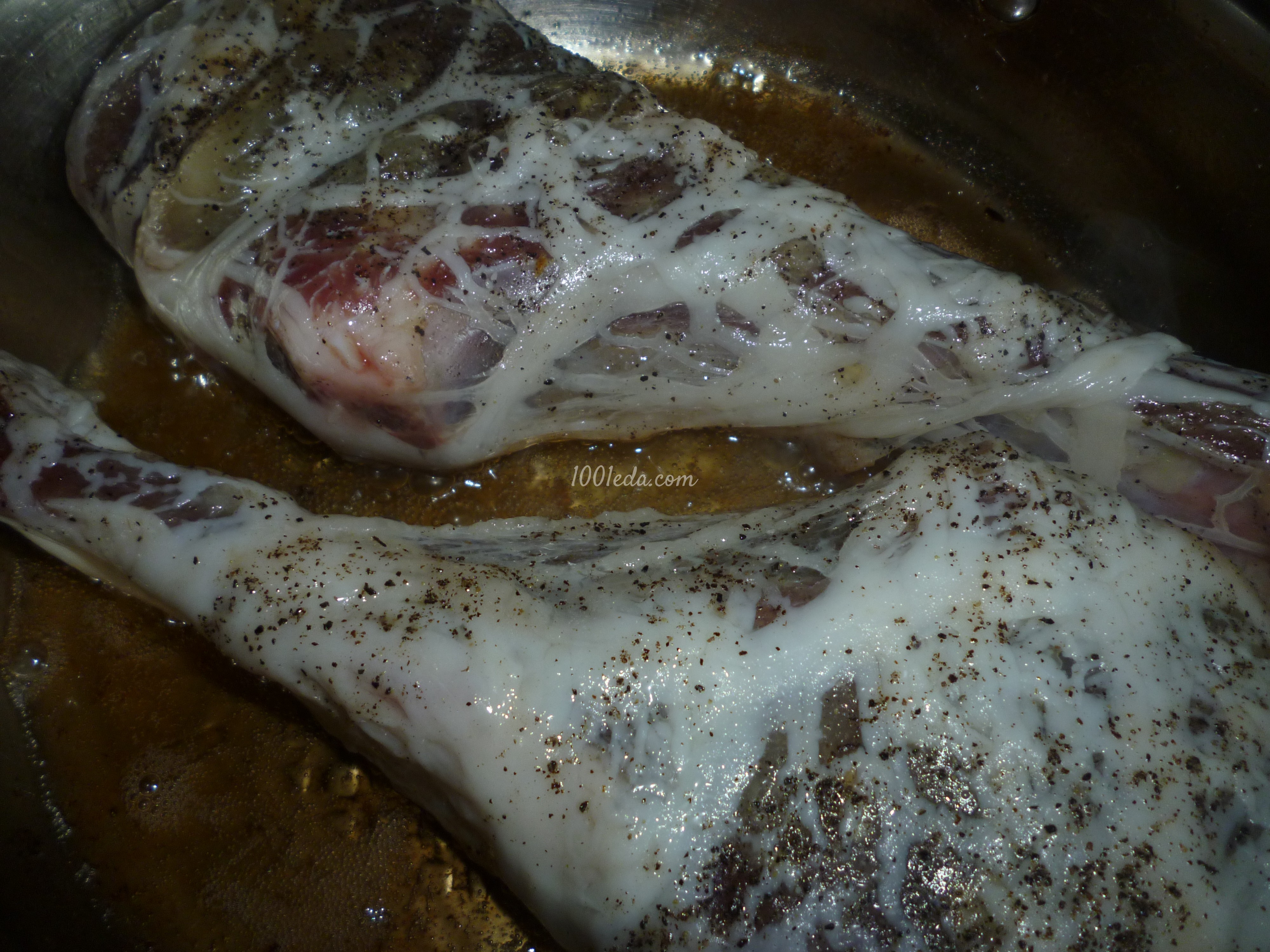 Луковая телятина на кости в свиной жировой сетке: рецепт с пошаговым фото - Шаг №5