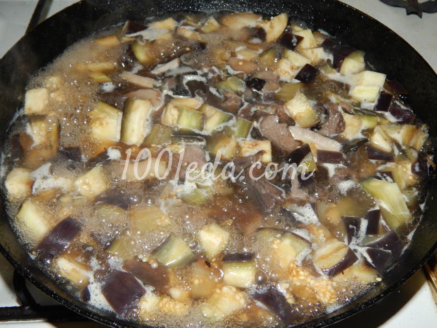Макароны с грибно-баклажановым соусом со вкусом копченостей: рецепт с пошаговым фото - Шаг №4