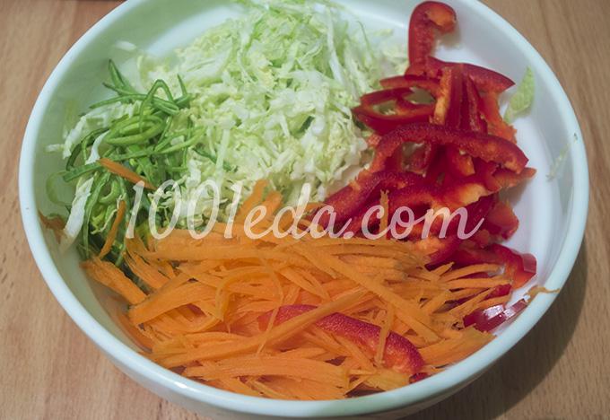 Осенний салат с савойской капустой и луком-пореем: рецепт с пошаговым фото - Шаг №6