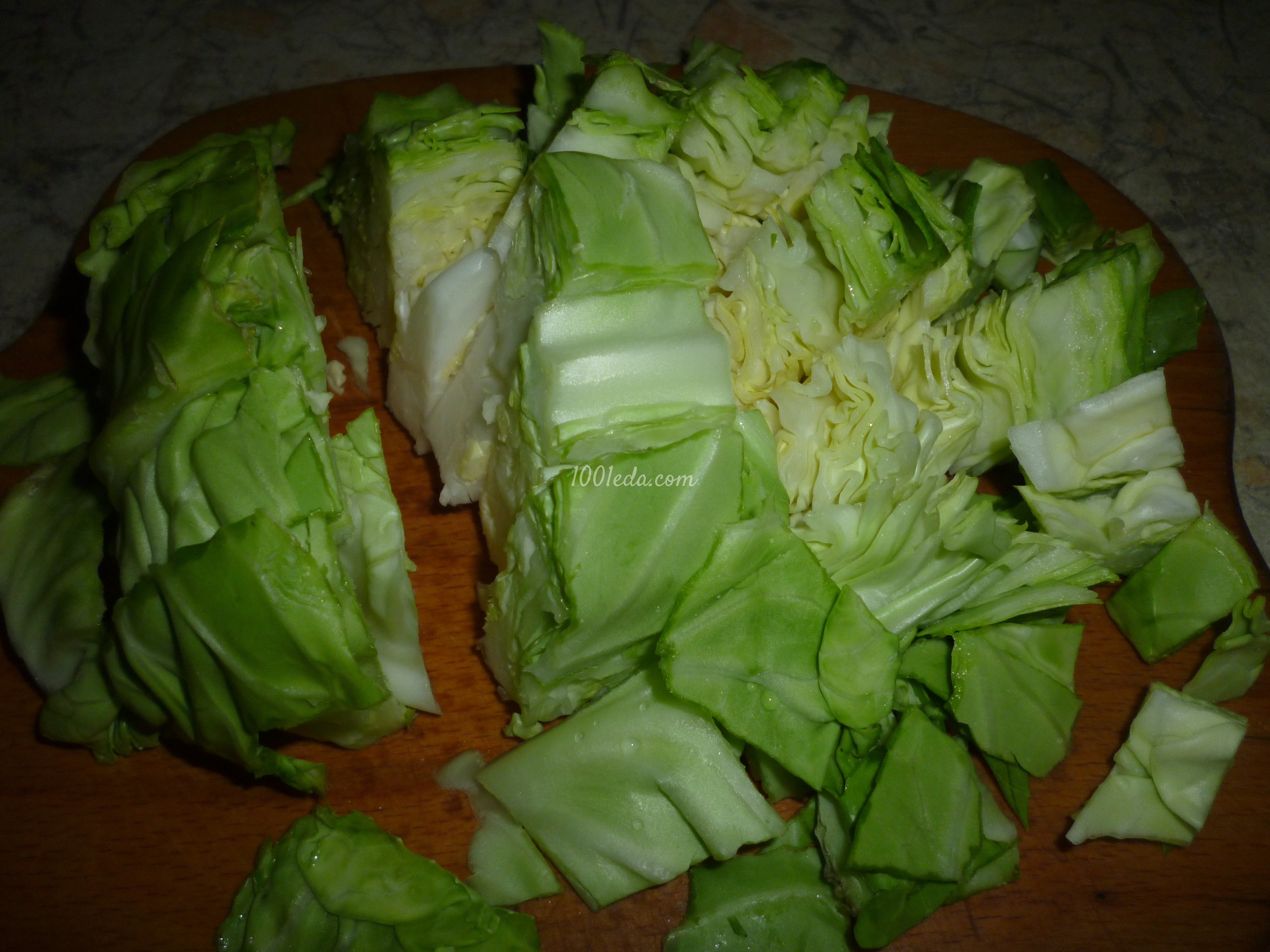 Овощной и сочный салатик с редисом и огурцами: рецепт с пошаговым фото - Шаг №1
