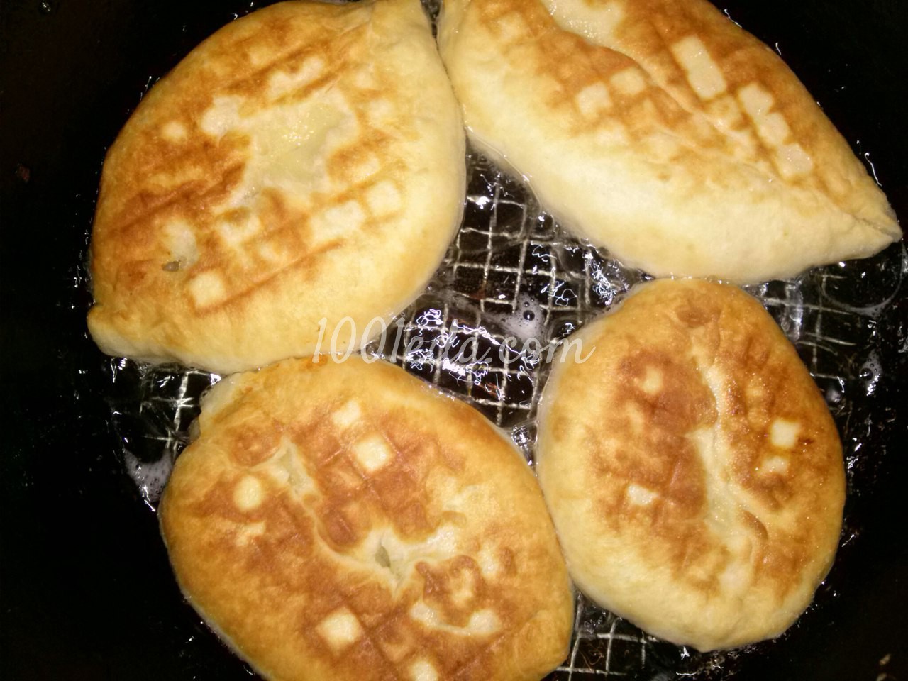 Пышные кефирные пирожки с картофелем и укропом: рецепт с пошаговым фото - Шаг №6