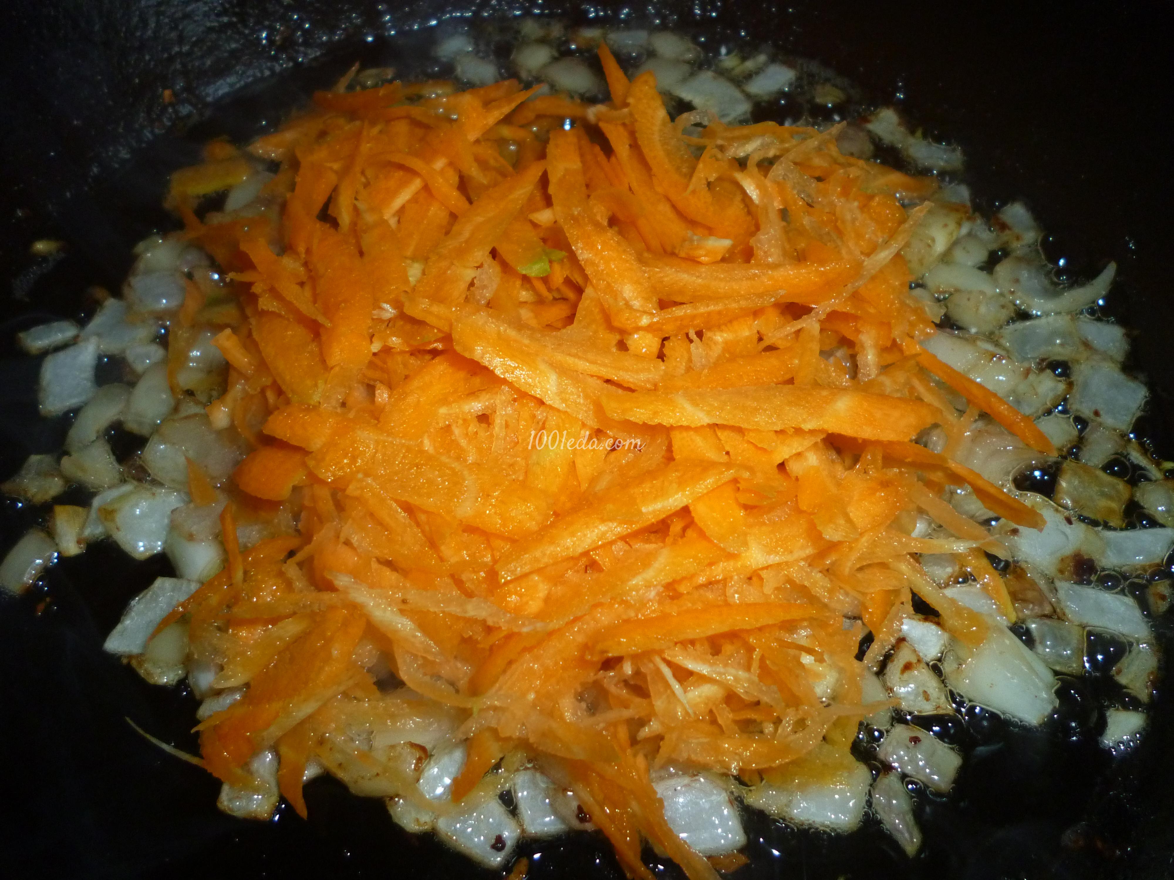 Печеночные рулетики с яйцом, луком и морковью: рецепт с пошаговым фото - Шаг №2