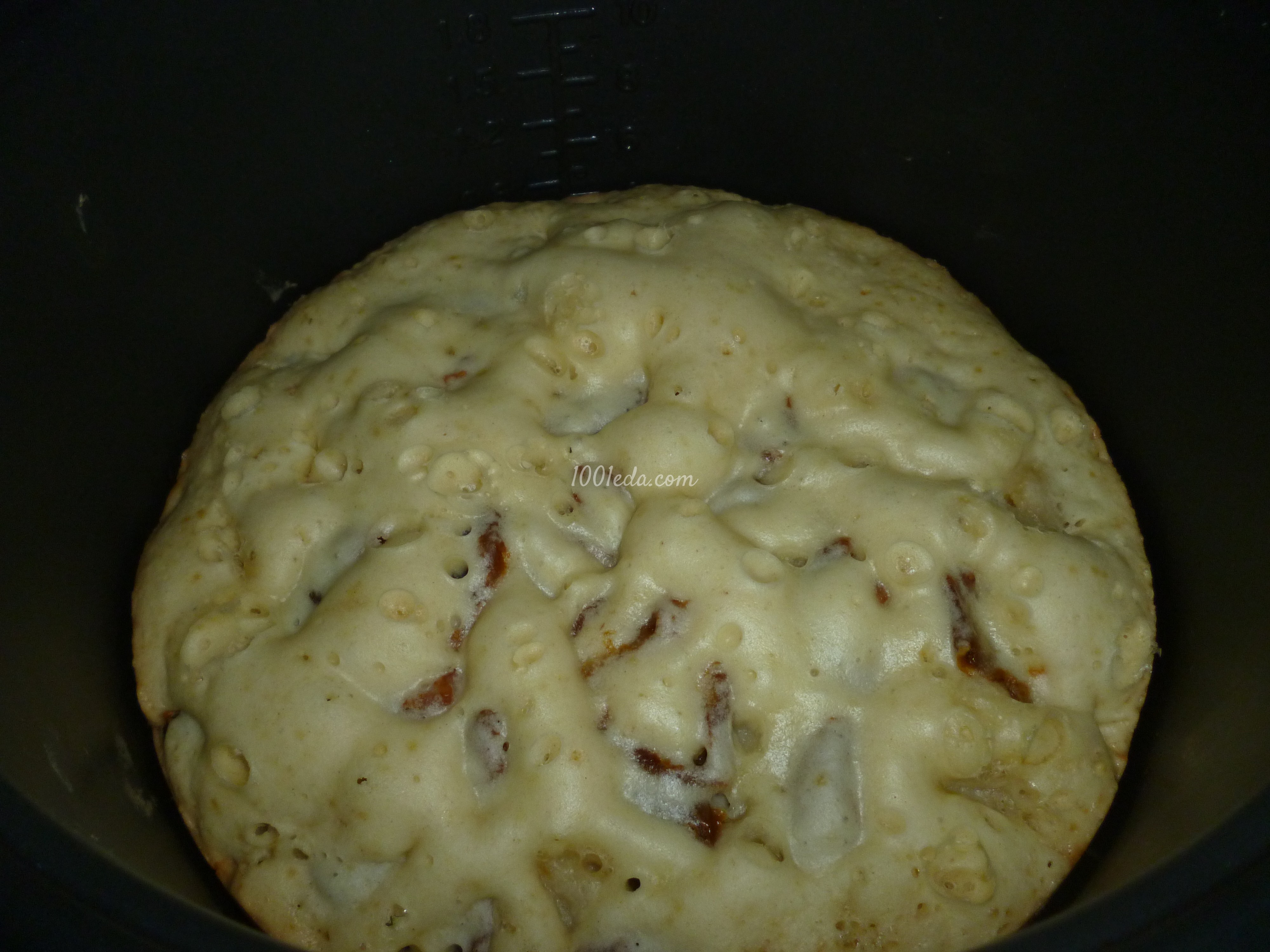 Пирог с домашним сушеным абрикосом и яблоками в мультиварке: рецепт с пошаговым фото - Шаг №7