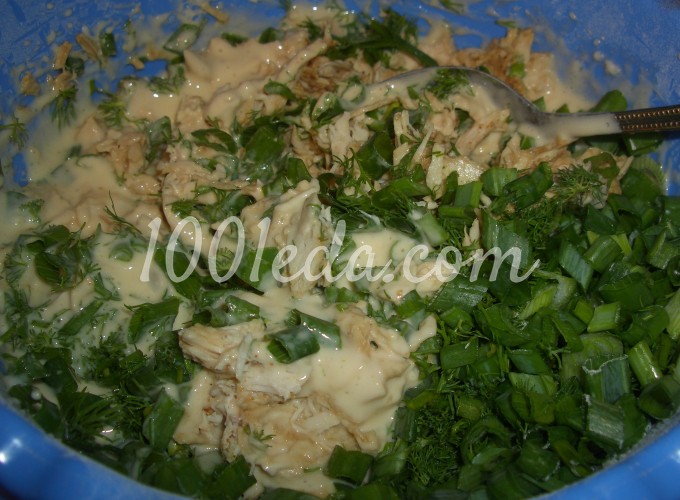 Пресный пирог с куриным филе, зеленым луком под сырной корочкой: рецепт с пошаговым фото - Шаг №4
