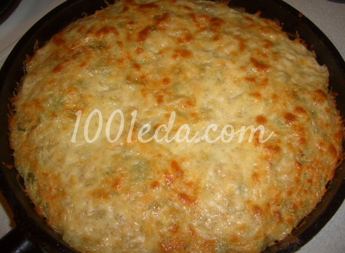 Пресный пирог с куриным филе, зеленым луком под сырной корочкой: рецепт с пошаговым фото - Шаг №8