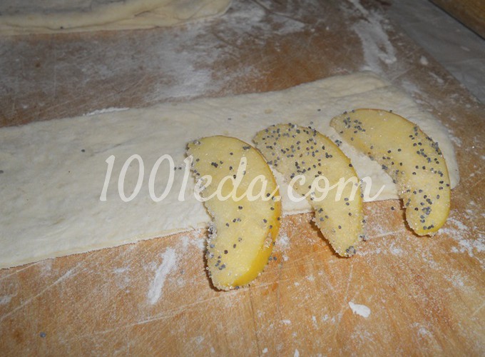 Простые и вкусные булочки из дрожжевого теста: рецепт с пошаговым фото - Шаг №8
