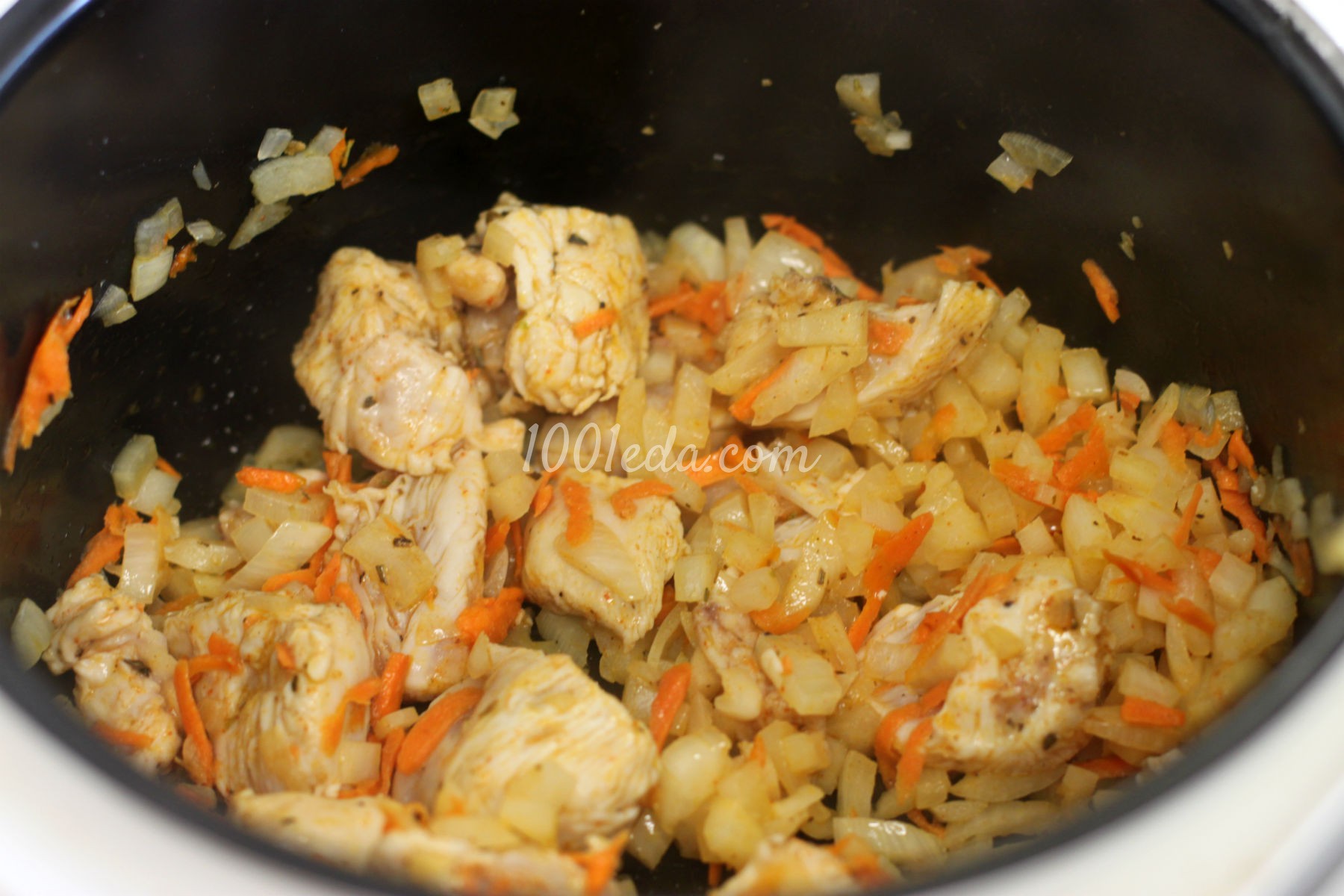 Рисовая каша с куриной грудкой и овощами в мультиварке: рецепт с пошаговым фото - Шаг №2