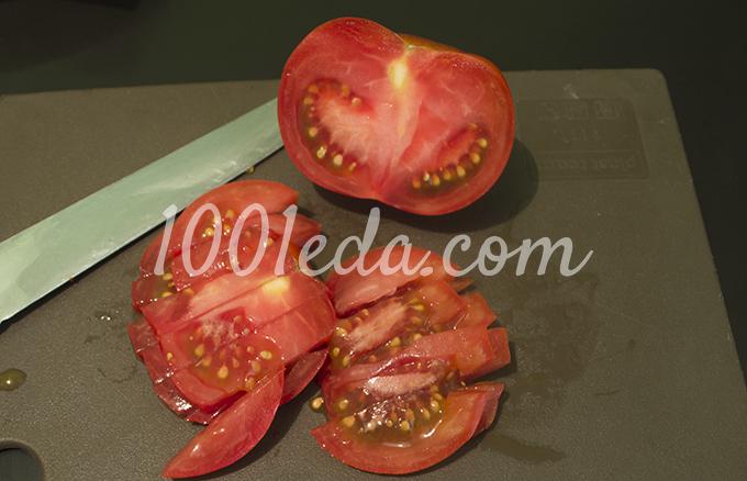 Рулетики из баклажанов со сливочным сыром и помидорами: рецепт с пошаговым фото - Шаг №8