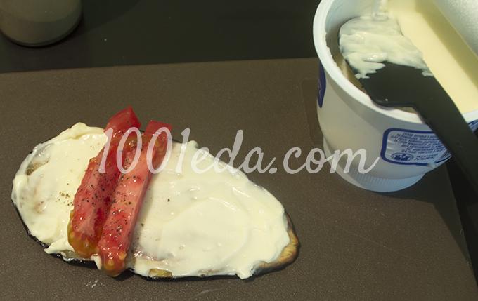 Рулетики из баклажанов со сливочным сыром и помидорами: рецепт с пошаговым фото - Шаг №9