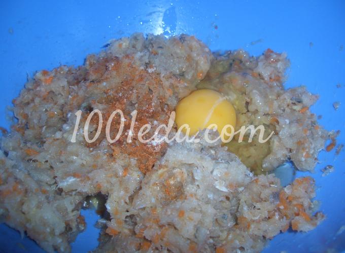 Рыбные котлеты в хлебной панировке с петрушкой: рецепт с пошаговым фото - Шаг №3