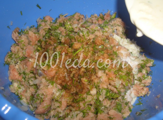Шарики из красной рыбы в зеленом соусе: рецепт с пошаговым фото - Шаг №3