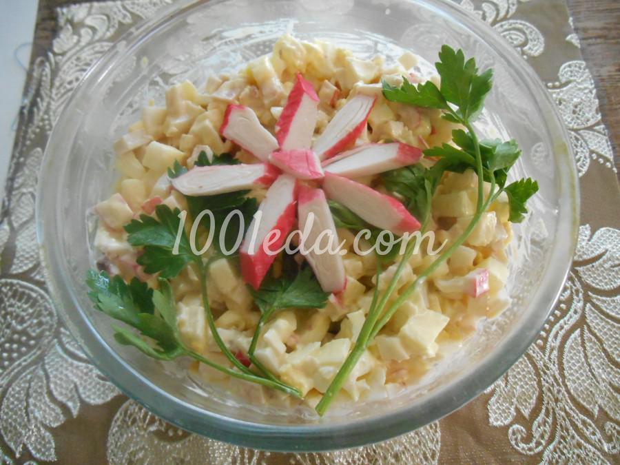Салат с кальмарами, крабовыми палочками и яблоком: пошаговый с фото - Шаг №8 Салат с кальмарами, крабовыми палочками и яблоком: пошаговый с фото - Шаг №8